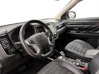 Mitsubishi OUTLANDER PHEV  2022 à Québec, Québec - 10 - w320h240px