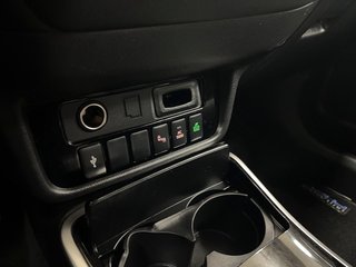 2022 Mitsubishi OUTLANDER PHEV in Quebec, Quebec - 14 - w320h240px