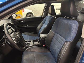 2016 Toyota Camry in Quebec, Quebec - 8 - w320h240px