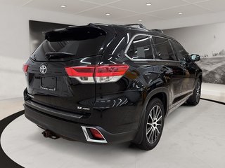 2017 Toyota Highlander in Quebec, Quebec - 6 - w320h240px
