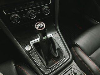 2017 Volkswagen Golf GTI in Quebec, Quebec - 14 - w320h240px