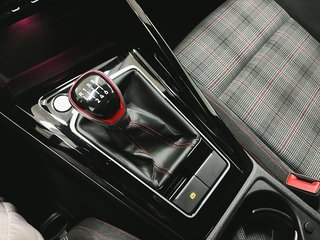 2024 Volkswagen Golf GTI in Quebec, Quebec - 12 - w320h240px