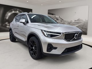 Volvo XC40  2023 à Québec, Québec - 3 - w320h240px