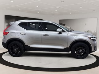 Volvo XC40  2023 à Québec, Québec - 4 - w320h240px