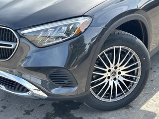 2025 Mercedes-Benz GLC 300