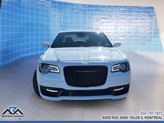 2023 Chrysler 300 in Montreal, Quebec - 3 - w320h240px