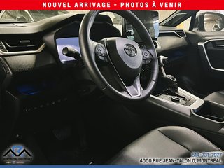 Toyota RAV4 Plug-In Hybrid XSE 2025 à Montréal, Québec - 3 - w320h240px