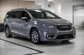 2023 Chrysler Pacifica Hybrid in Brossard, Quebec - 4 - w320h240px