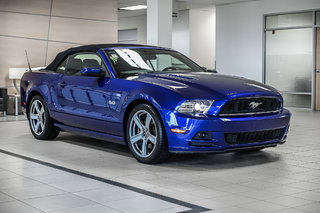 2013 Ford Mustang convertible in Brossard, Quebec - 3 - w320h240px