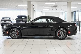 Ford Mustang GT Premium | SPÉCIAL DÉMO 2.99 | PERFORMANCE PACK 2025 à Brossard, Québec - 2 - w320h240px