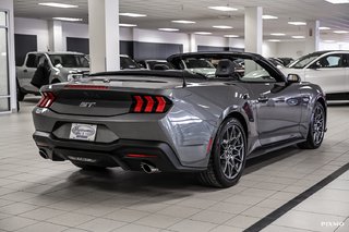 2025 Ford Mustang convertible in Brossard, Quebec - 5 - w320h240px
