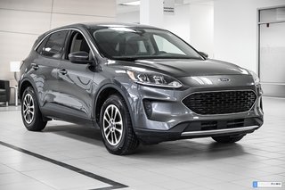 2020 Ford Escape SE AWD | CRUISE ADAPT. | SIEGES CHAUF. | CARPLAY | in Brossard, Quebec - 4 - w320h240px