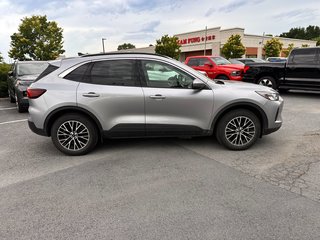 Ford Escape PHEV 2.5L | CARPLAY | 60KM ELECTRIQUE | FORDPASS 2023 à Brossard, Québec - 5 - w320h240px