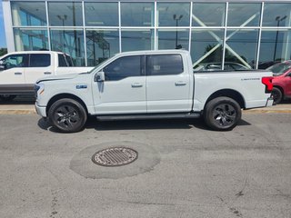 Ford F-150 Lightning  2024 à Brossard, Québec - 5 - w320h240px