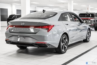 2023 Hyundai Elantra in Brossard, Quebec - 2 - w320h240px