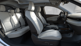 2025 Ford Mustang Mach-E PREMIUM in Sainte-Catherine, Quebec - 6 - w320h240px