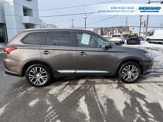 Mitsubishi Outlander ES 2016 à Sainte-Catherine, Québec - 3 - w320h240px