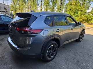 2024 Nissan Rogue SV Moonroof