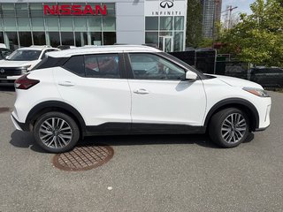 2025 Nissan Kicks Play SV CVT // 2.99% FINANCING