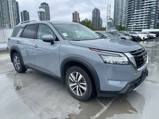 2023 Nissan Pathfinder SL AWD + LEATHER SUNROOF