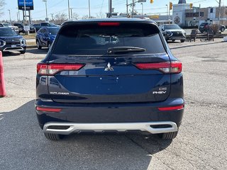 2024  OUTLANDER PHEV LE.. Free Winter Tires in Whitby, Ontario - 6 - w320h240px