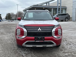 2024  Outlander GT Two-Tone... In Stock and Ready to go! Buy Today in Whitby, Ontario - 2 - w320h240px