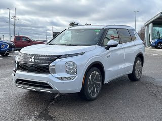 2024  Outlander GT-P.. Free Winter Tires in Whitby, Ontario - 3 - w320h240px