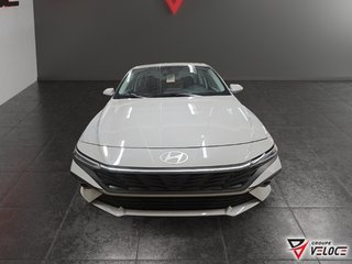 Hyundai Elantra Preferred IVT w-Tech Pkg 2026 à Rivière-du-Loup, Québec - 2 - w320h240px