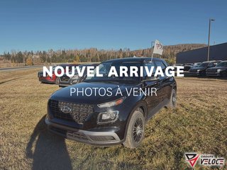 Hyundai Venue Essential 2022 à Rivière-du-Loup, Québec - 2 - w320h240px