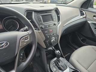 2017 Hyundai Santa Fe SPORT in St-Jean-Sur-Richelieu, Quebec - 5 - w320h240px