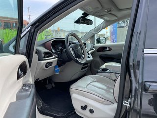 2017 Chrysler Pacifica Limited in Oshawa, Ontario - 2 - px