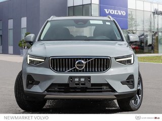 Volvo XC40 B5 AWD Plus Bright Theme Moteur à 4 cylindres 4 roues motrices 2024