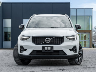 Volvo XC40 B5 AWD Plus Dark Theme  VOLVO CPO  20 ALLOY WHEEL 4 Cylinder Engine  AWD 2025