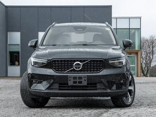 2025 Volvo XC40 B5 AWD Plus Dark Theme CPO FINANCE RATE fr 3.49%* 4 Cylinder Engine  AWD