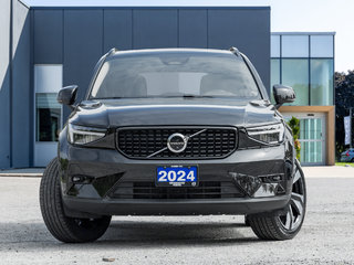 2025 Volvo XC40 B5 AWD Plus Dark Theme CPO 20 ALLOY WHEELS 4 Cylinder Engine  AWD