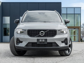 2025 Volvo XC40 B5 AWD Plus Dark Theme  CPO  GOOGLE BUILT-IN 4 Cylinder Engine  AWD