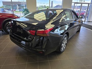 Nissan Altima S 2024 à Magog, Québec - 2 - w320h240px