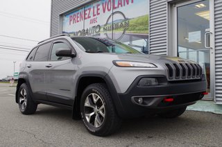 2015  Cherokee Trailhawk AWD in Amos, Quebec - 2 - w320h240px