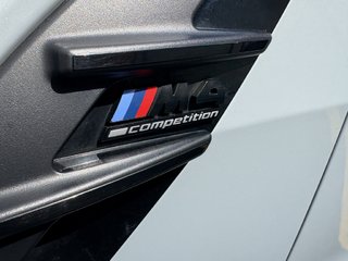 2022 BMW M4 COMPETITION   XDRIVE   CABRIOLET    CARBON in Oakville, Ontario - 5 - w320h240px