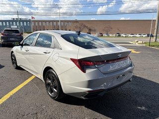 2023 Hyundai Elantra PREFERRED   AUTO   HTD SEATS/STEERING   CARPLAY in Oakville, Ontario - 6 - w320h240px
