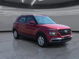 2022 Hyundai Venue Preferred in Oakville, Ontario - 2 - w320h240px