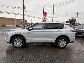2025 Mitsubishi Outlander PHEV LE   S-AWC   ONE OWNER   CLEAN CARFAX   NAV in Oakville, Ontario - 5 - w320h240px