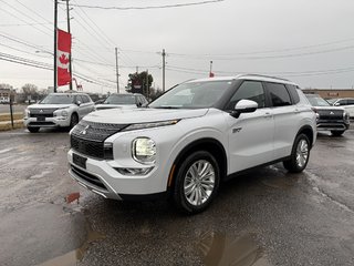 2025 Mitsubishi Outlander PHEV LE   S-AWC   ONE OWNER   CLEAN CARFAX   NAV in Oakville, Ontario - 4 - w320h240px