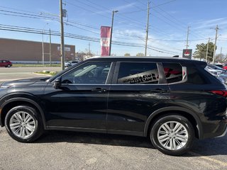 2022 Mitsubishi Outlander SE   S-AWC   7 PASS   PANO   CARPLAY   BLIND SPOT in Oakville, Ontario - 5 - w320h240px