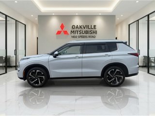 2022 Mitsubishi Outlander LE   S-AWC   RATES AS LOW AS 0.90 %   PANO   NAV in Oakville, Ontario - 5 - w320h240px