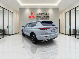 2022 Mitsubishi Outlander LE   S-AWC   RATES AS LOW AS 0.90 %   PANO   NAV in Oakville, Ontario - 6 - w320h240px