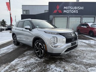 2023 Mitsubishi Outlander LE   S-AWC   RATES AS LOW AS 0.90 %   PANO   NAV in Oakville, Ontario - 2 - w320h240px