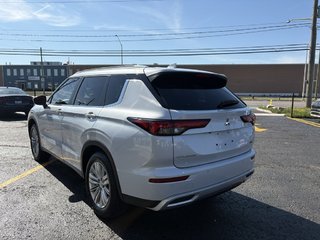 2024 Mitsubishi Outlander SE   S-AWC   7 PASS   PANO   CARPLAY   BLIND SPOT in Oakville, Ontario - 6 - w320h240px