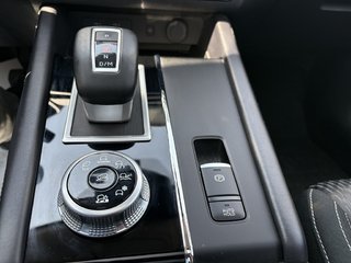 2024 Mitsubishi Outlander SE   S-AWC   7 PASS   PANO   CARPLAY   BLIND SPOT in Oakville, Ontario - 6 - w320h240px