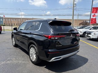 2024 Mitsubishi Outlander SE   S-AWC   7 PASS   PANO   CARPLAY   BLIND SPOT in Oakville, Ontario - 5 - w320h240px